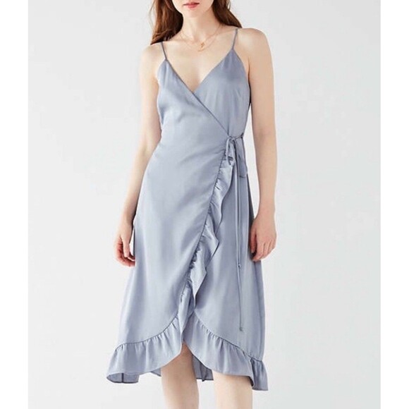 URBAN OUTFITTERS | Size L | Gray Ruffle Hem 
 V-Neck Wrap Sleeveless Dress - Picture 1 of 8